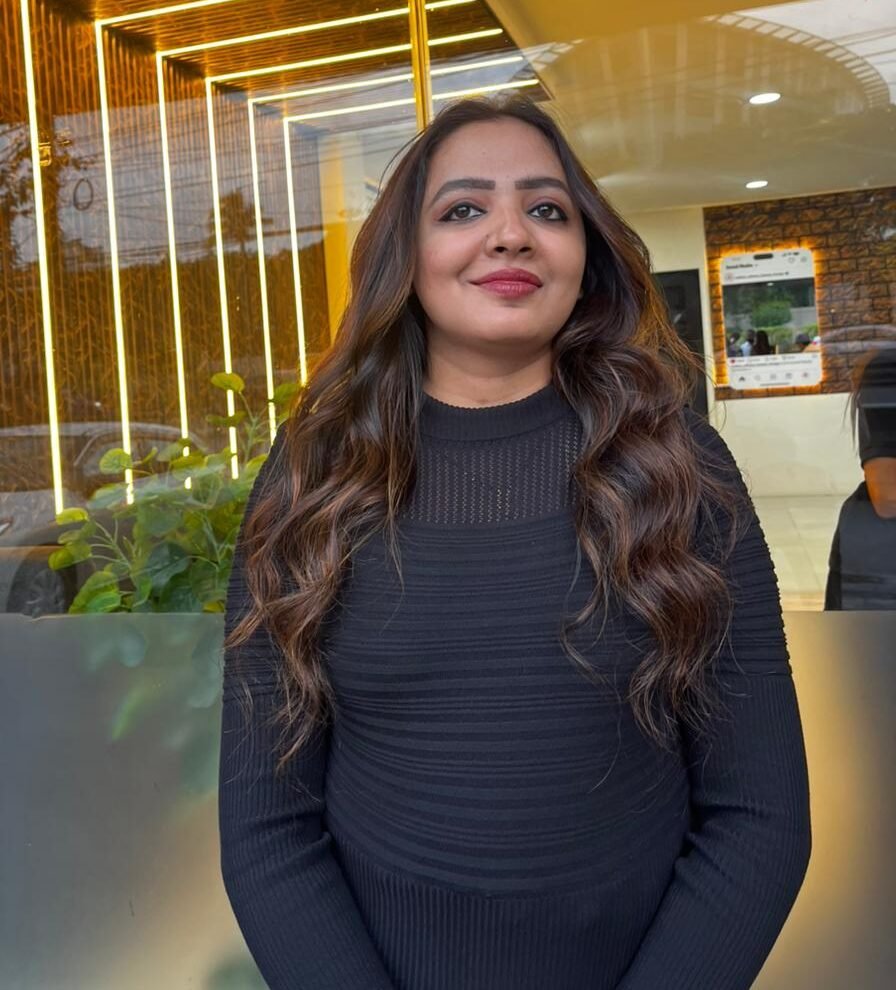 Hair Coloring Beauty Parlor in trivandrum Kazhakkoottam